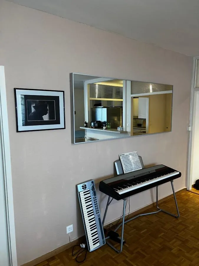 Апартаменты Beautiful Large Studio In Center Of Geneva Free Wifi 0*,  Швейцария